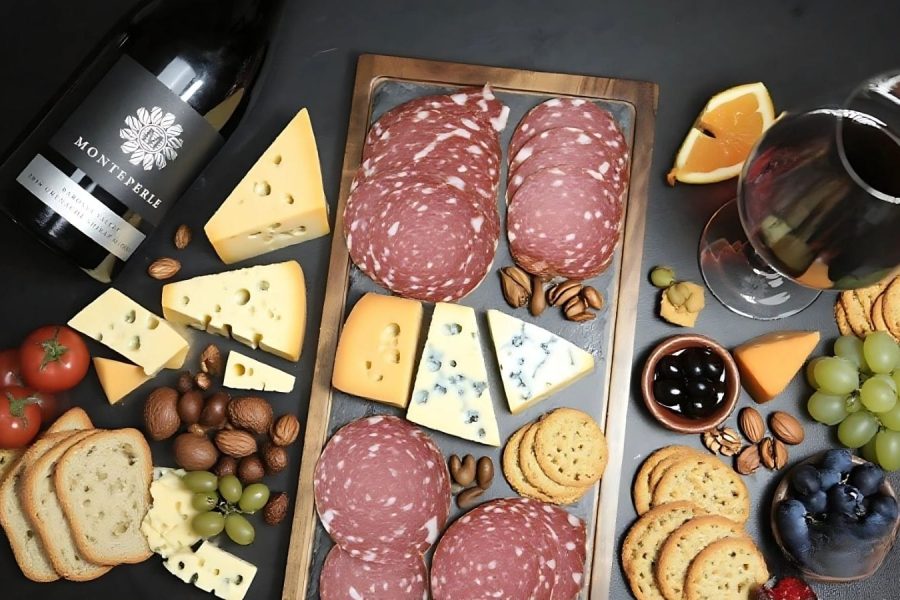 Monteperle vineyard experience tour with wine tasting and charcuterie platter in Australian vineyard setting